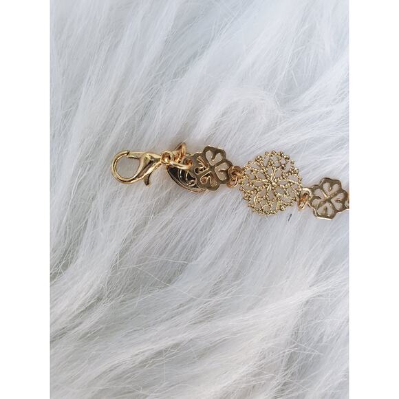 NWT Women's Gold-Tone Clover Snowflakes Earrings Necklace Set - Picture 4 of 8